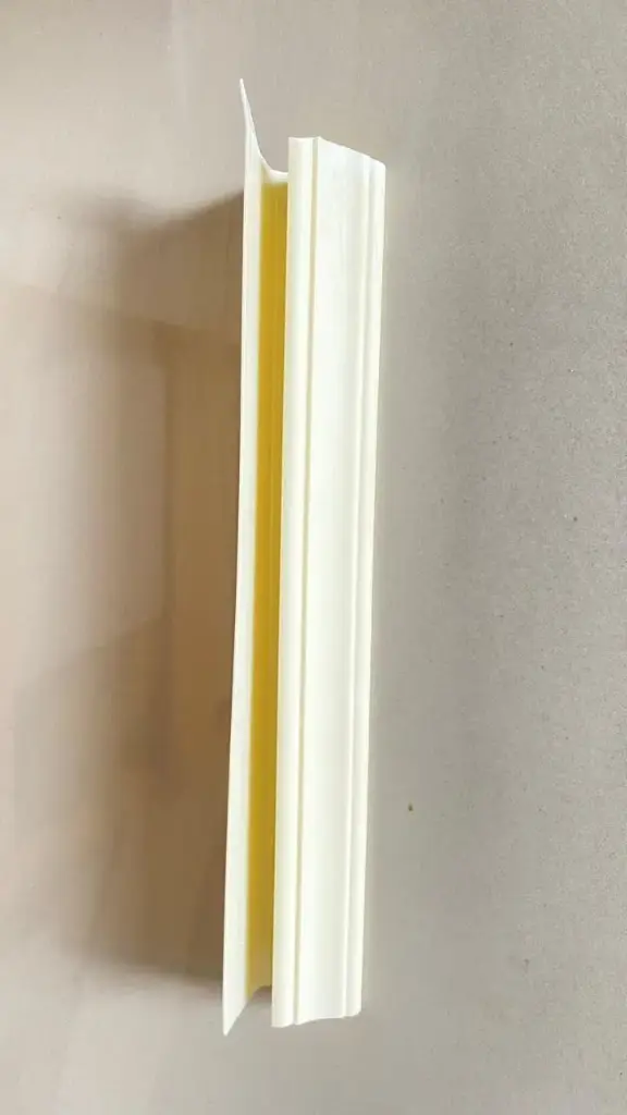 T03-